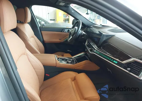 2025 BMW X6 xDrive40I z USA, uszkodzony, nr VIN 5UX33EX05S9Z55414